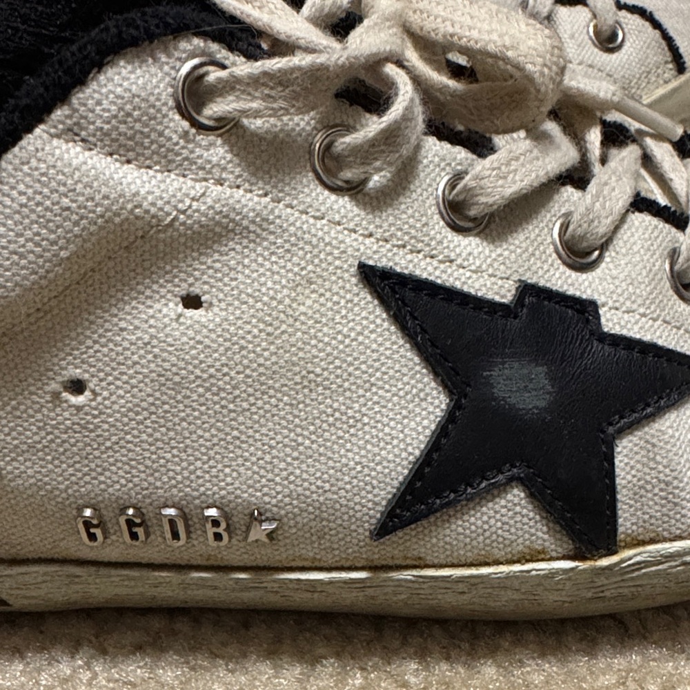 Golden Goose Cream and Black Sneakers - Picture 6 of 6